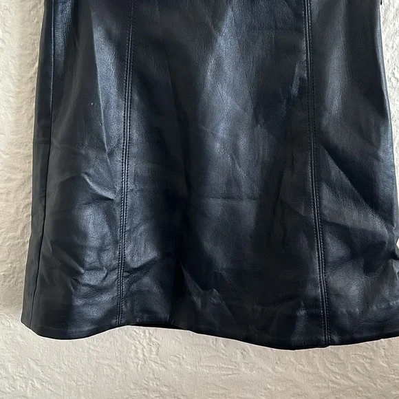 Aritzia Babaton Black Faux Leather Mini Skirt 4 - Picture 4 of 8